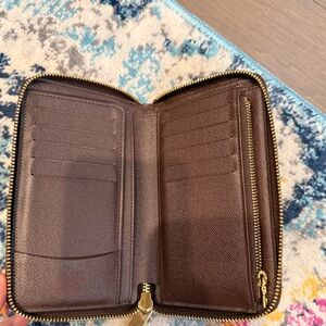 Louis Vuitton Compact Zippy Wallet